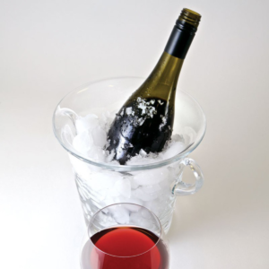 Rượu vang có nên uống lạnh không?