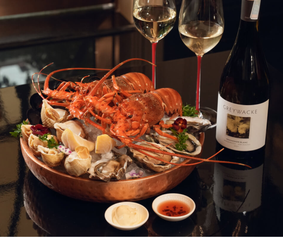 Rượu vang kết hợp với hải sản